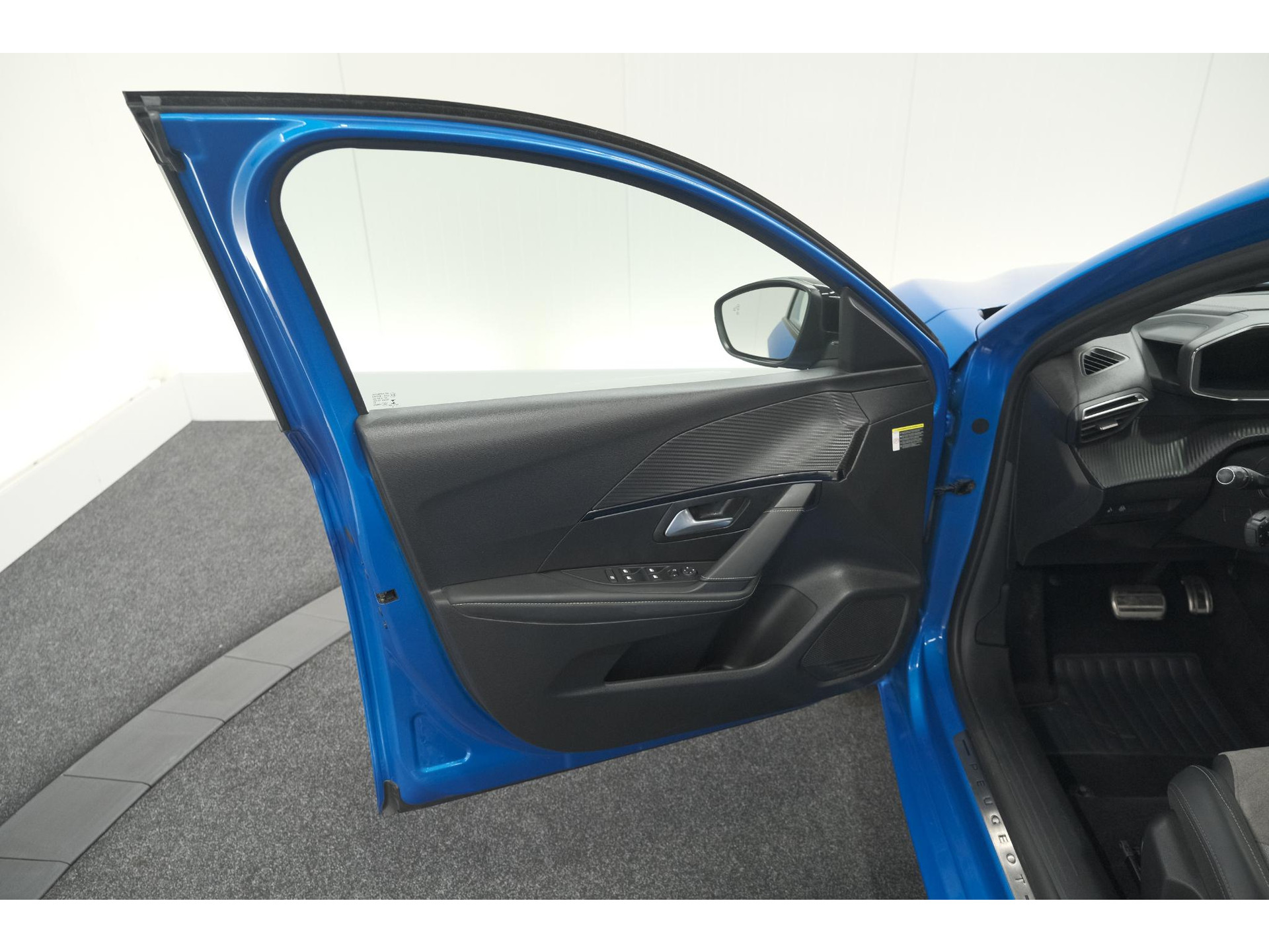 Peugeot e-208 EV GT Pack 50 kWh | Camera | Adapieve Cruise Control | Stoelverwarming | 3 FASE