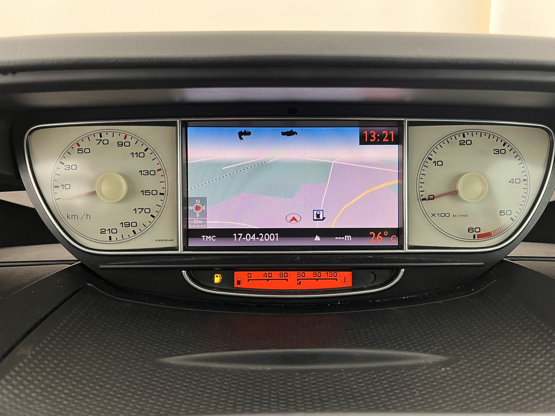 Peugeot 807 2.0 HDiF ST [ 7-Pers. ] Aut. *NAVI-FULLMAP | XENON | VELOURS-COMFORT-SEATS | HEATED-SEATS | ECC | PDC | CRUISE | TOWBAR | 16''ALU*