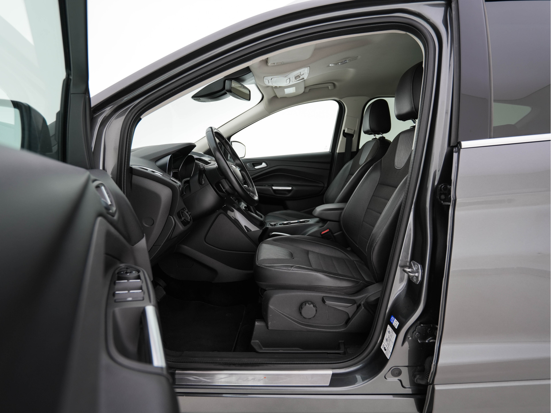 Ford Kuga 1.5 Titanium-Plus Styling-Pack AWD Aut.*LEATHER-FABRIC | XENON | SONY-AUDIO | BLIND-SPOT | KEYLESS | NAVI-FULLMAP | CAMERA | HEATED-SPORT-SEATS | ECC | LANE-ASSIST | PDC | CRUISE | TOWBAR | 19''ALU*