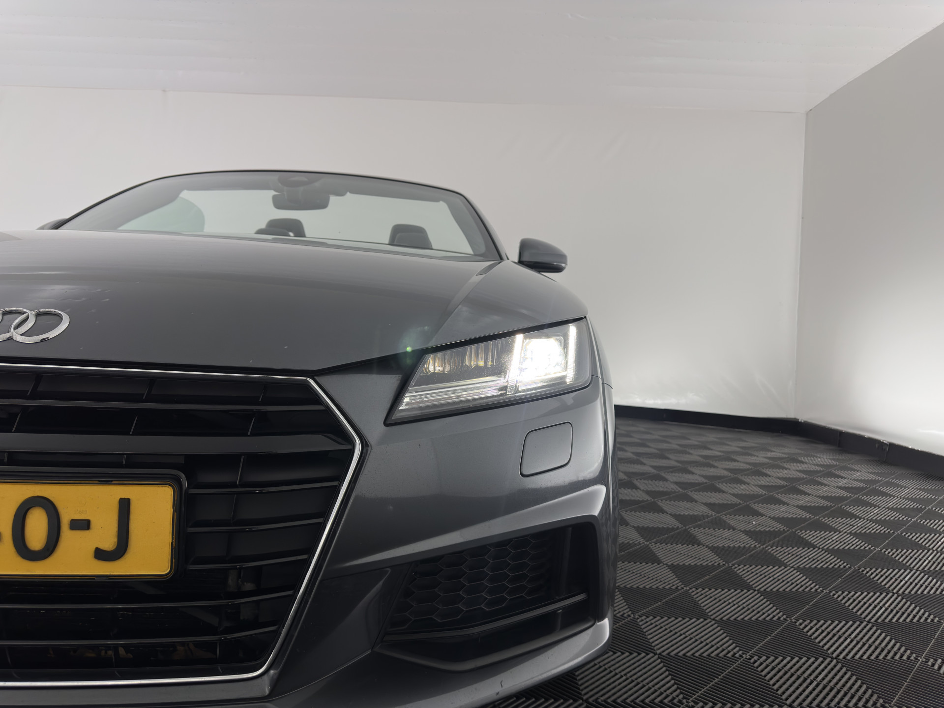 Audi TT Roadster 2.0 TFSI S-Line Pro Line Quattro Aut. *LEATHER-ALCANTARA | FULL-LED | BANG&OLUFSEN-AUDIO | DIGI-COCKPIT | AIR-SCARF | HEATED-SPORTSEATS | NAVI-FULLMAP | DAB+ | KEYLESS | ECC | PDC | 18''ALU*