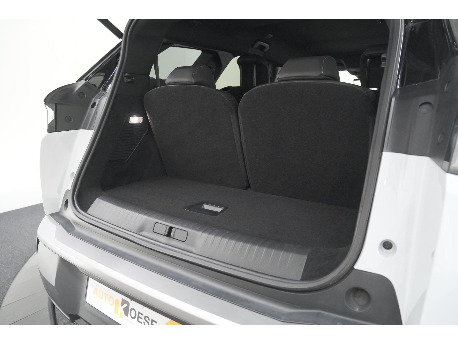 Peugeot 5008 1.2 Hybrid 136 GT 7p | Adaptieve Cruise Control | Camera | Elektrische Kofferklep | Stoelverwarming