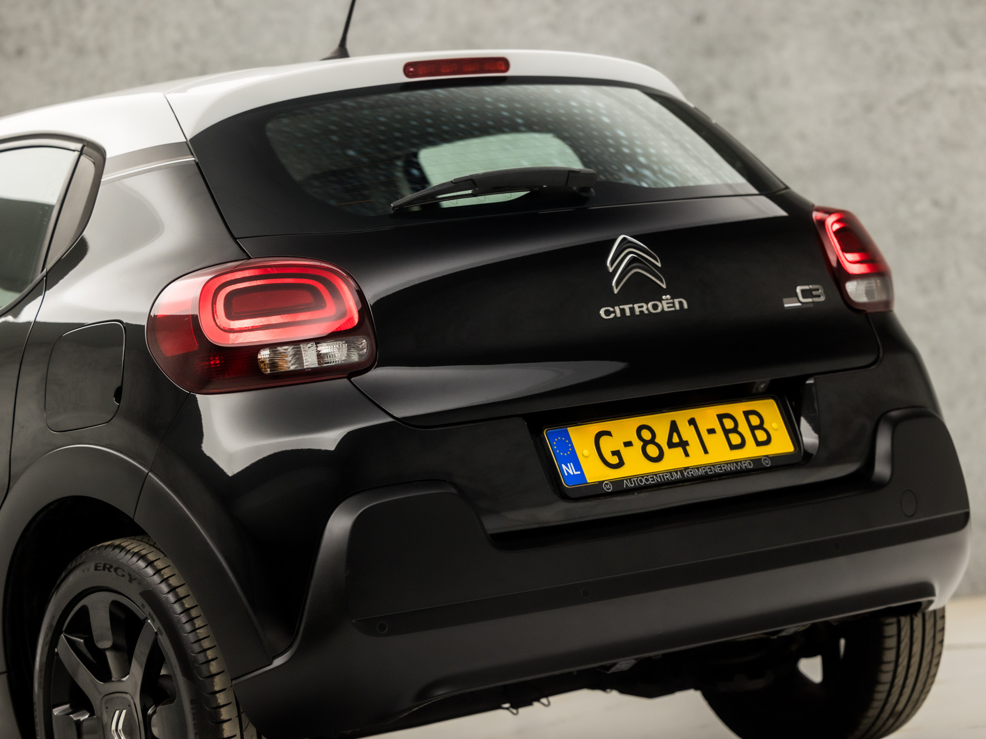 Citroën C3 1.2 PureTech S&S Origins (APPLE CARPLAY, NAVIGATIE, 360 CAMERA, LANE ASSIST, SPORTSTOELEN, LM VELGEN, PARKEERSENSOREN, CRUISE, NIEUWE APK, NIEUWSTAAT)