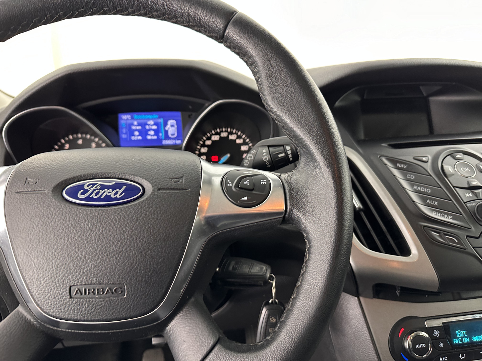 Ford Focus Wagon 1.0 EcoBoost Titanium MOTOR DEFECT !!!*NAVI-FULLMAP | COMFORT-SEATS | ECC | PDC | CRUISE | PARKPILOT | HEATED-SEATS | 16''ALU*