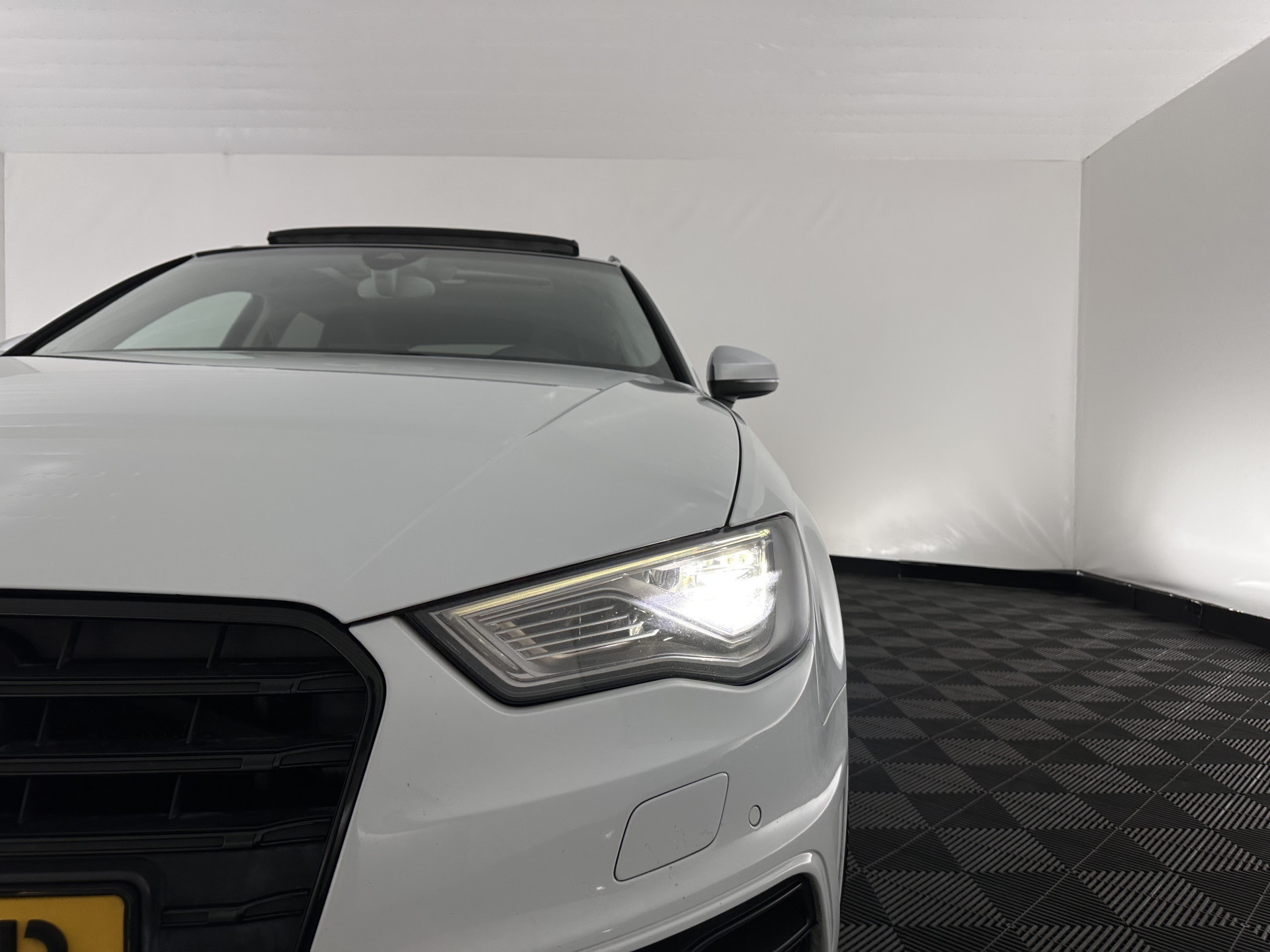 Audi S3 Sportback 2.0 TFSI Quattro Pro Line Plus Aut. *PANO | LEATHER | HEATED-SPORTSEATS | ADAPTIVE-CRUISE | FULL-LED | KEYLESS | CAMERA | NAVI-FULLMAP | PRIVACYGLASS | SHIFTPADDLES | ECC | PDC | 18''ALU*