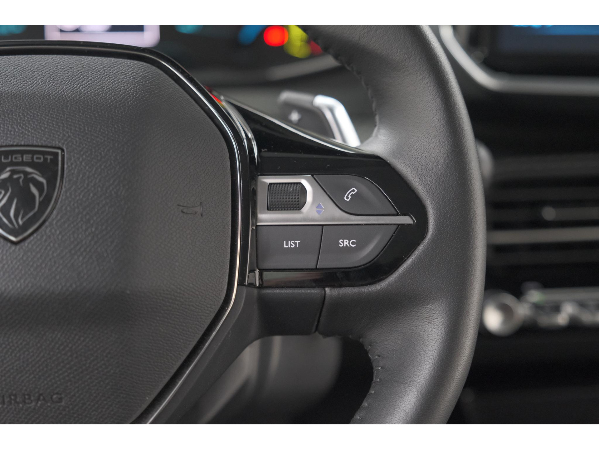 Peugeot 208 1.2 Hybrid 110 e-DCS6 Style | Parkeersensoren | Apple Carplay | Cruise Control | Airco