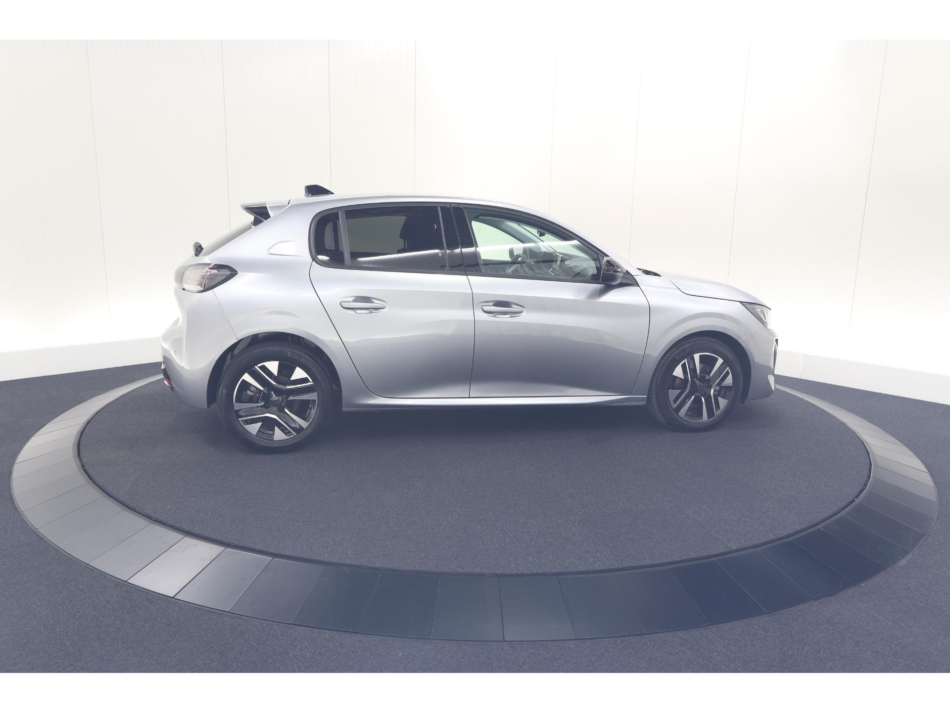 Peugeot 208 PureTech 100 Allure | Apple Carplay | Parkeersensoren | Climate Control