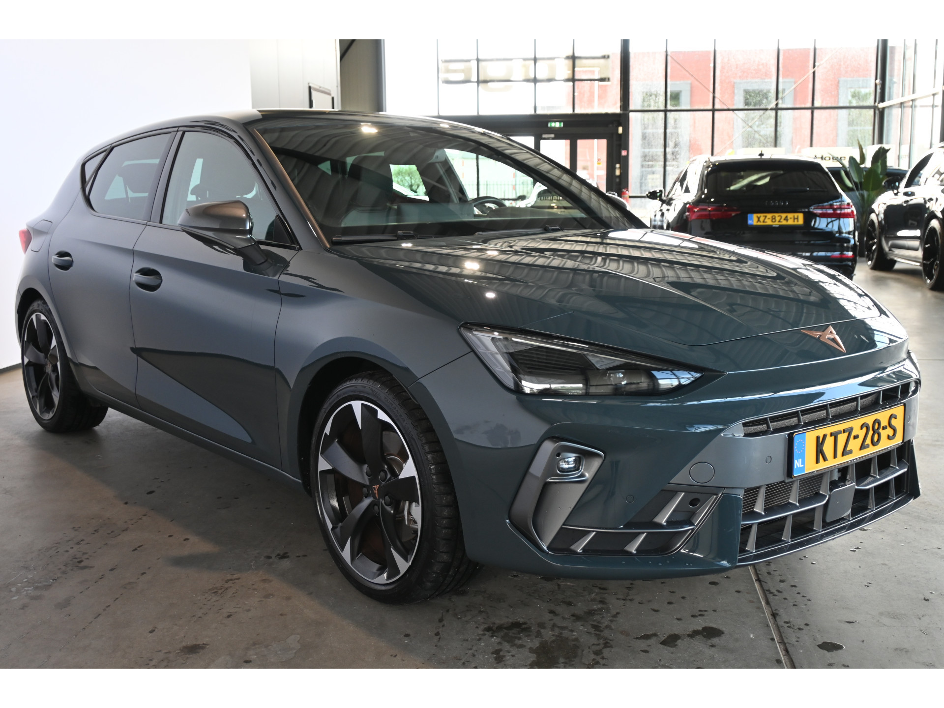 CUPRA Leon 1.5 TSI e-Hybrid Business PHEV EDGE Clima Adaptieve Cruise Matrix CarPlay Navigatie Lane Assist Stuurverwarming 100% Onderhouden! Inruil Mogelijk!