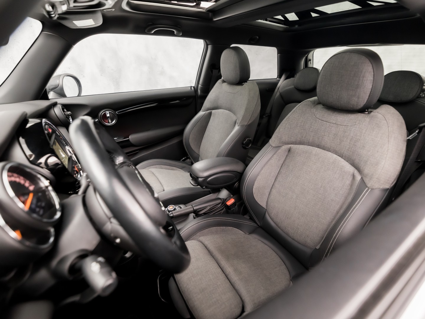 MINI One 1.5 Cooper Marylebone (PANORAMADAK, NAVIGATIE, CLIMATE, LEDER, STOELVERWARMING, SPORTSTOELEN, UNIUN JACK ACHTERLICHTEN, GETINT GLAS, NIEUWSTAAT)