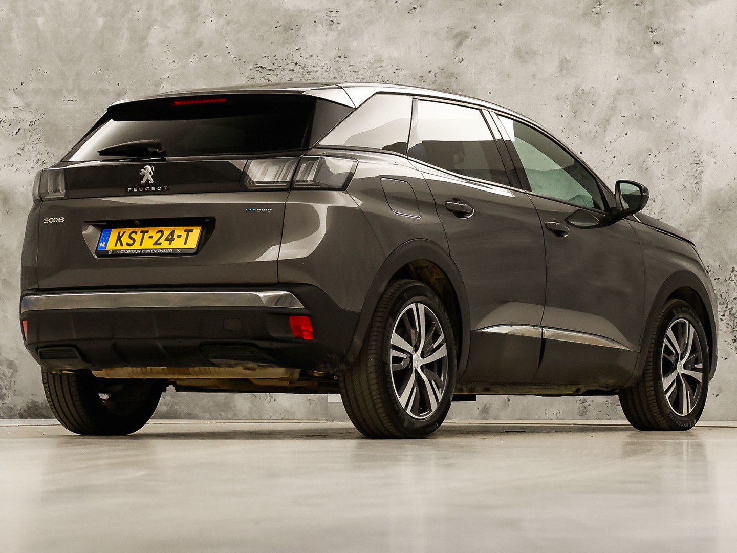 Peugeot 3008 1.6 HYbrid 225 Allure Sport 225Pk Automaat (APPLE CARPLAY, GROOT NAVI, 360 CAMERA, GETINT GLAS, SPORTSTOELEN, LEDER, ZWART HEMEL, LANE ASSIST, NIEUWSTAAT)