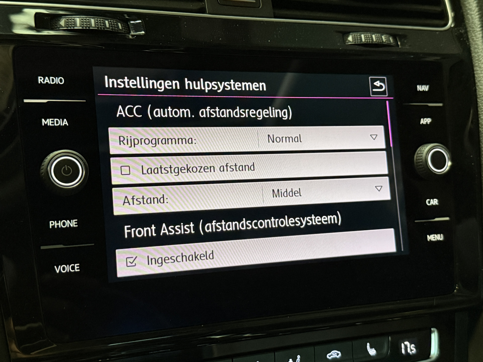 Volkswagen Golf 1.5 TSI Highline Business R | Distr.riem vv 207.000km | Stoel/Stuurverw. | Panoramadak |