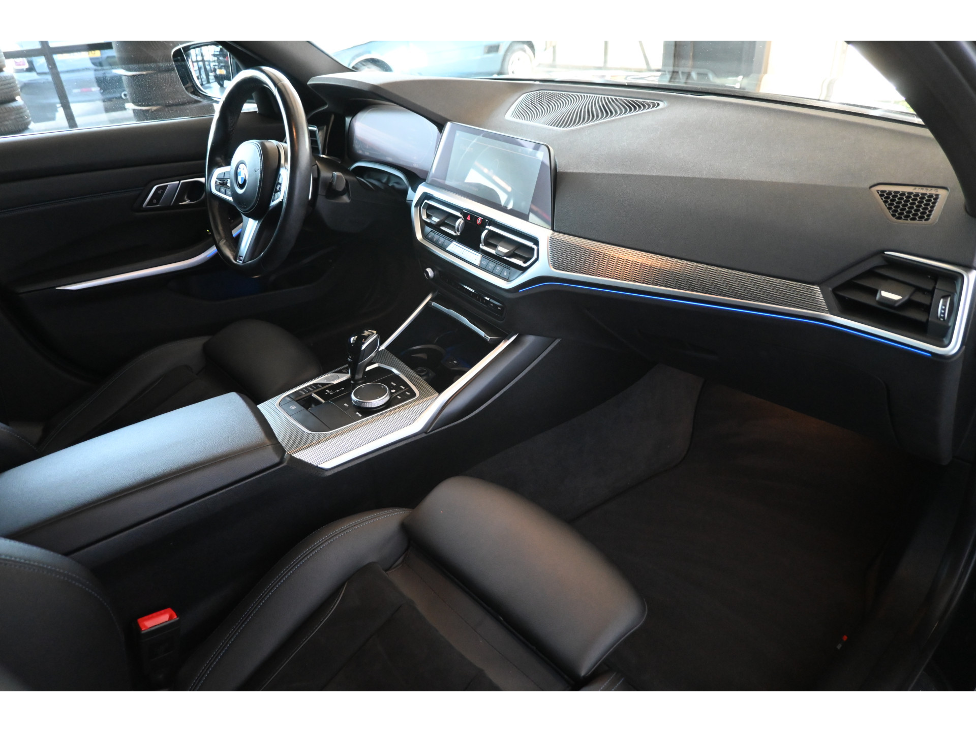 BMW 3-serie Touring 320i Automaat Business Edition Plus M-Pakket Navigatie LED Panoramadak Goed Onderhouden! Inruil Mogelijk!