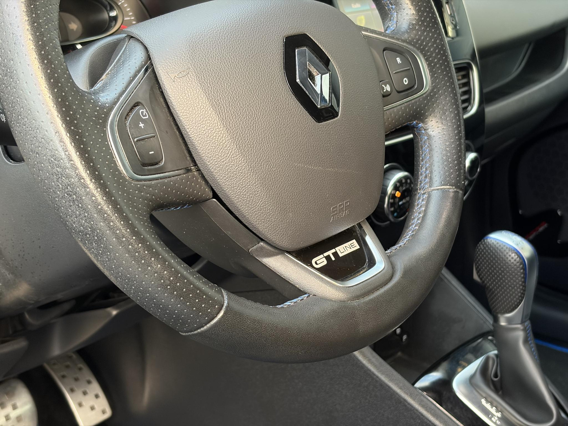 Renault Clio 1.2 TCe GT-Line Automaat l Navi l Keyless l Clima l Cruise l 120pk l 2e Eigenaar l N.A.P. l Pdc l 17''Lmv l Apk tot 03-2027