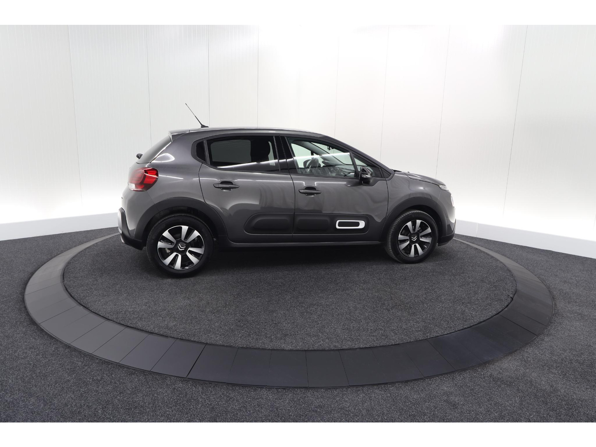 Citroen C3 PureTech 110 EAT6 Max | Apple Carplay | Parkeersensoren | Climate Control | 16 Inch Lichtmetalen Velgen
