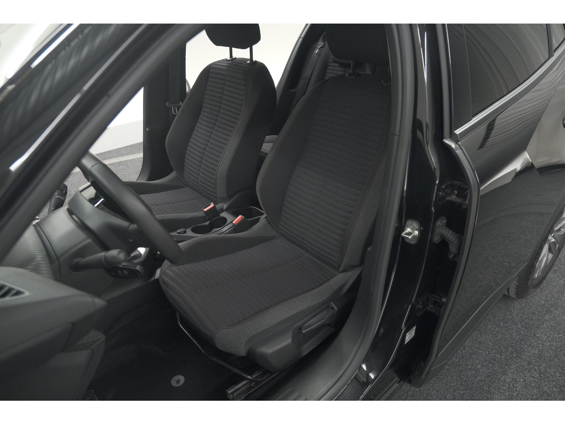 Peugeot 2008 PureTech 130 Active | Camera | Apple Carplay | Parkeersensoren | Stoelverwarming