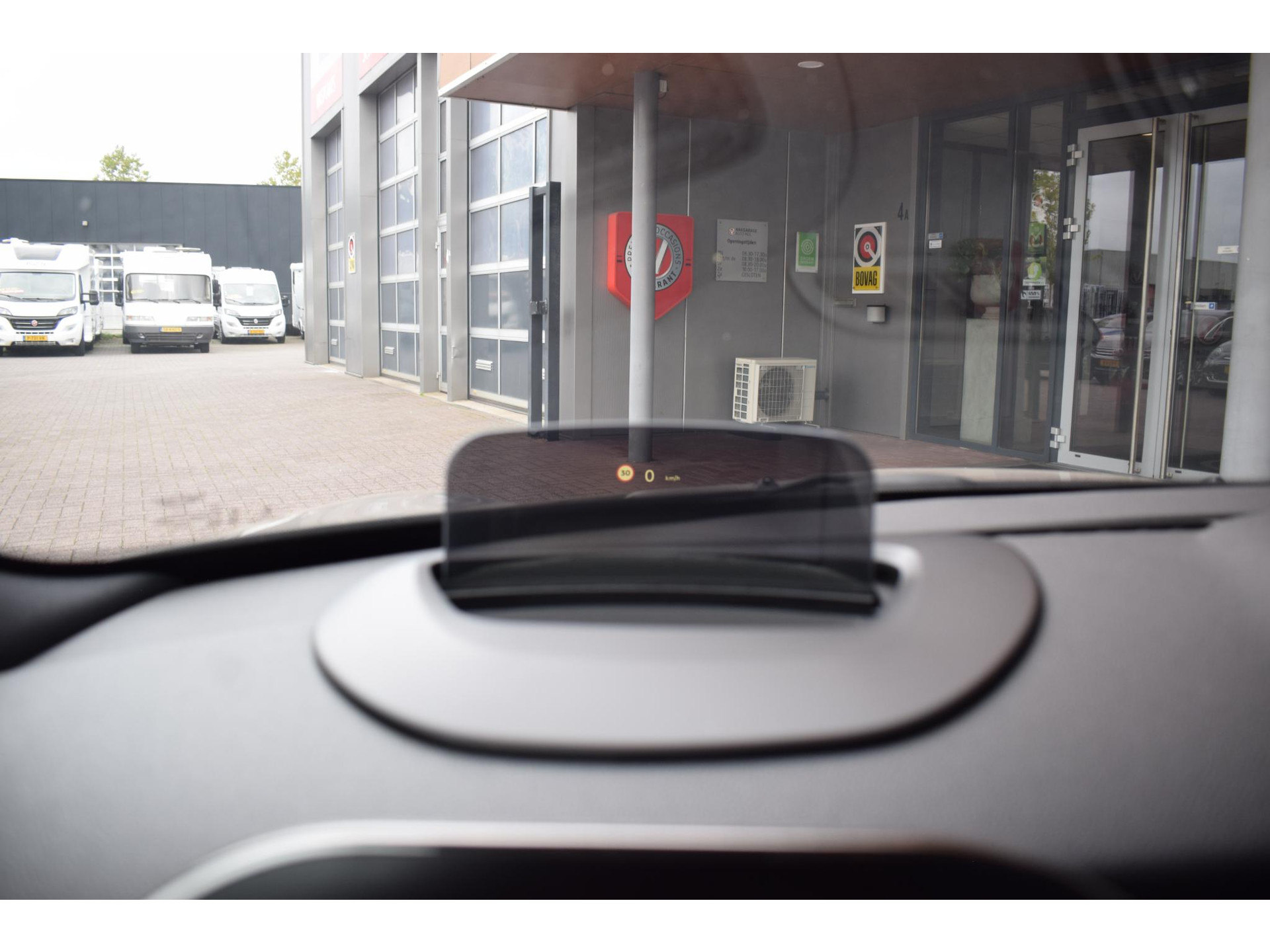 MINI 5-Deurs 2.0 Cooper S MINI Yours | Pano | Leer | H/K | HUD | Stuur-en Stoelverwarming
