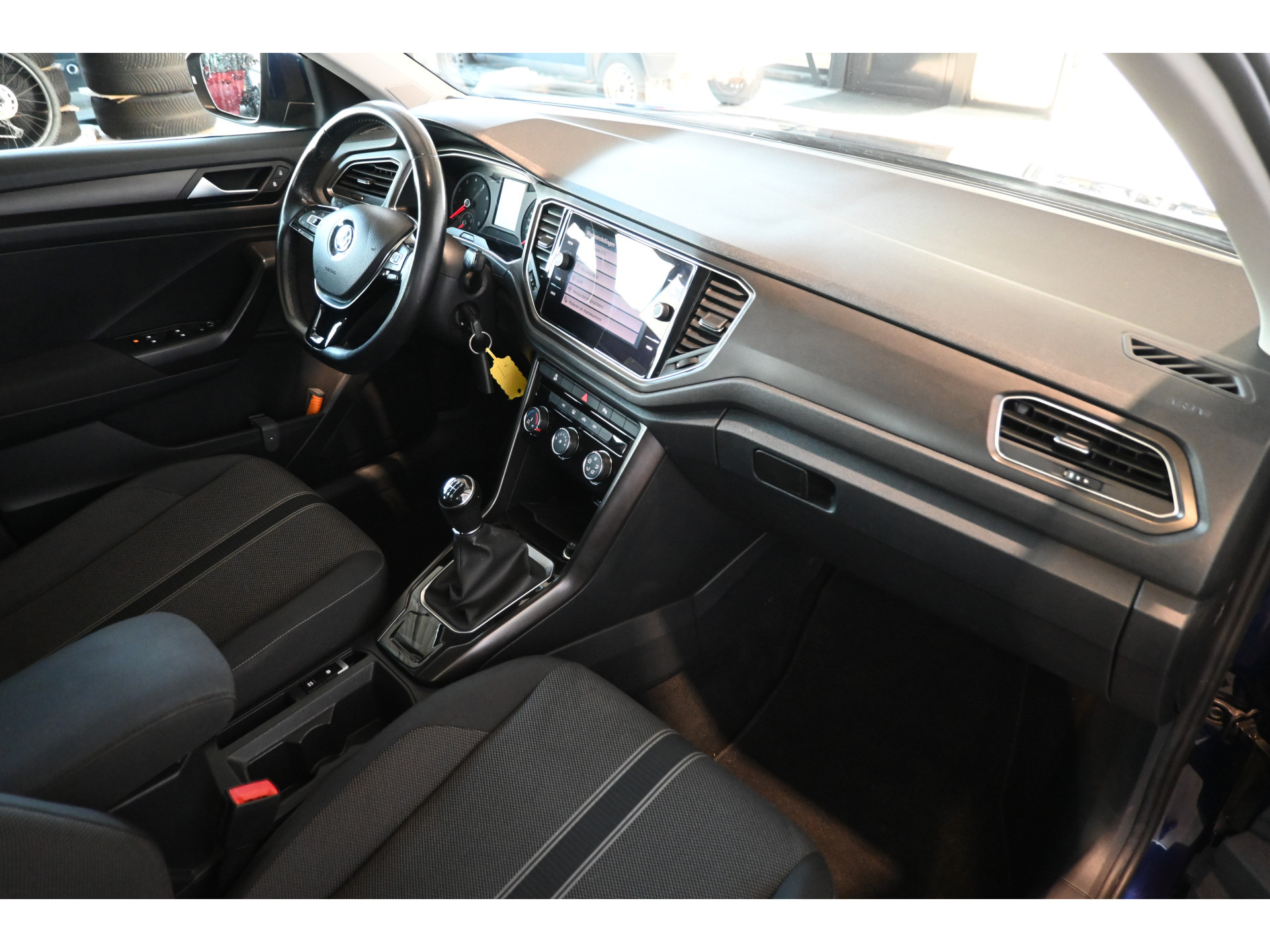 Volkswagen T-Roc 1.0 TSI Style Clima Adaptieve cruise Navigatie PDC Licht metaal Inruil mogelijk