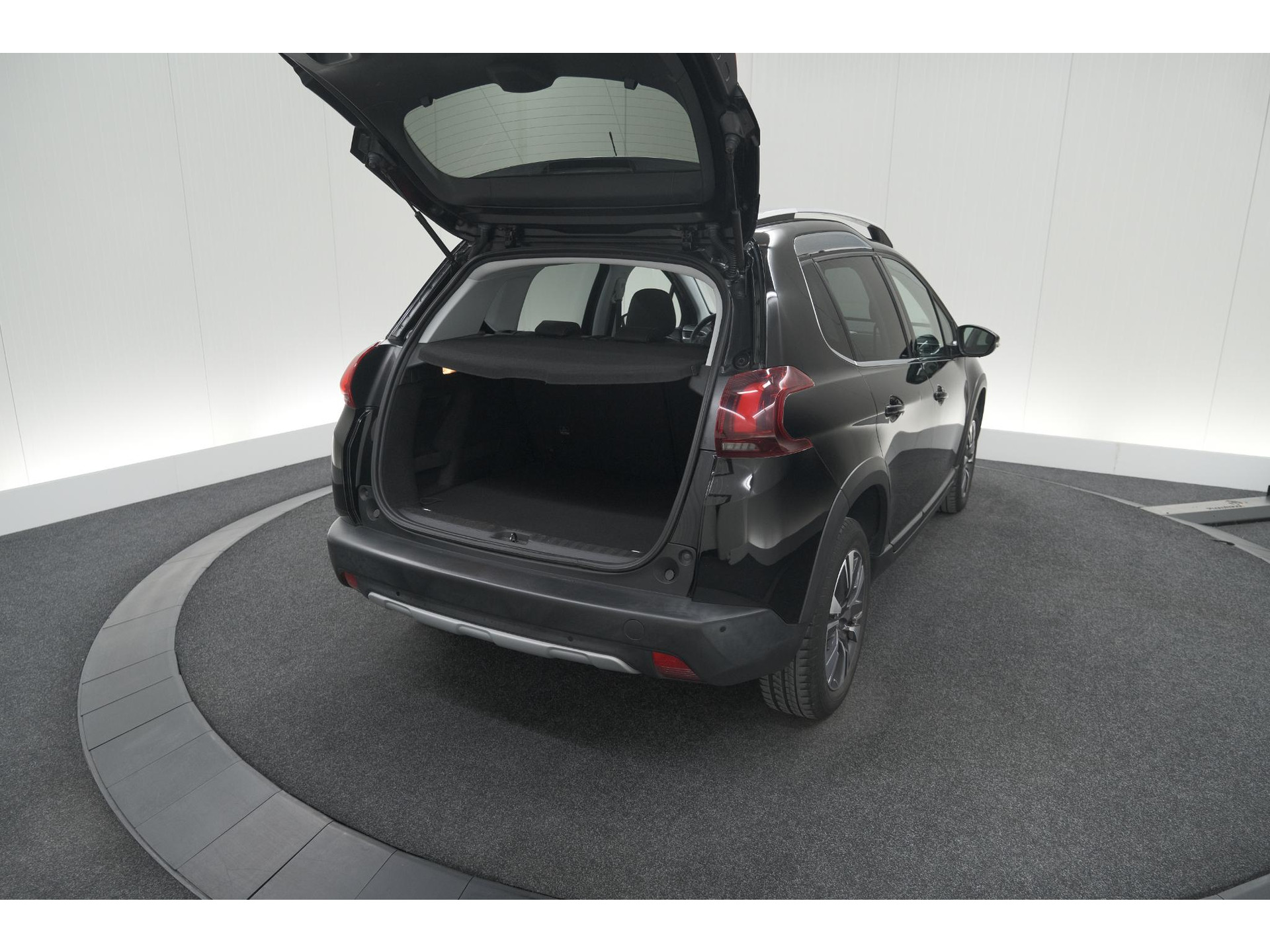 Peugeot 2008 PureTech 110 Allure | Panoramadak | Navigatie | Camera | Parkeersensoren