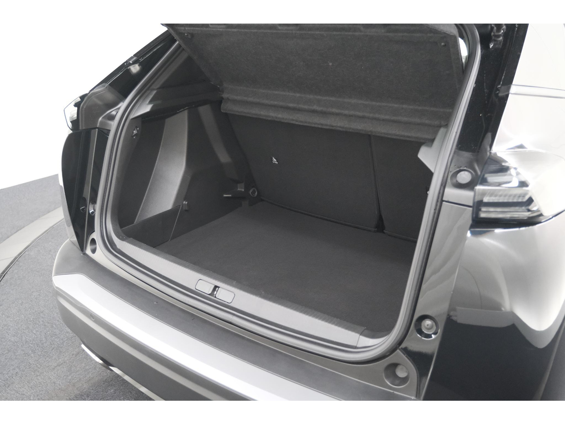 Peugeot 2008 1.2 Hybrid 136 Style | Apple Carplay | Parkeersensoren | Climate Control
