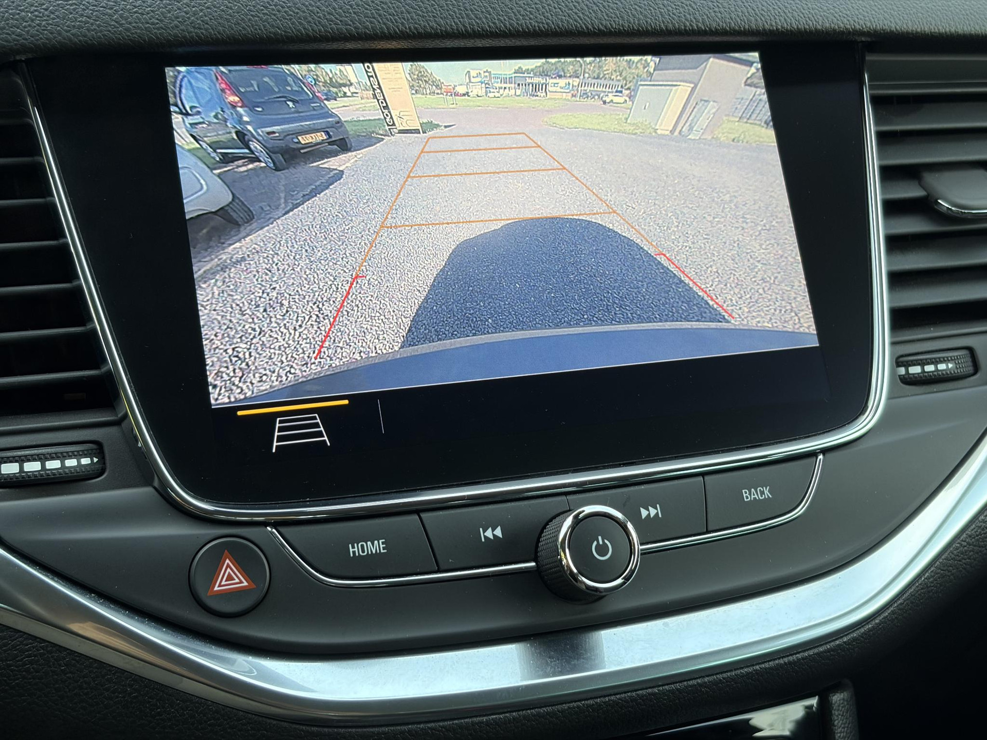 Opel Astra Sports Tourer 1.2 Business Elegance ✓1e Eigenaar✓110pk✓Carplay✓Camera✓Navi✓Clima✓Cruise✓Halfleder✓Comfortstoel✓Pdc V+A✓6 Bak✓Dealer Onderhouden✓Keyless✓Lm velgen✓N.A.P✓Apk tot 06-2027