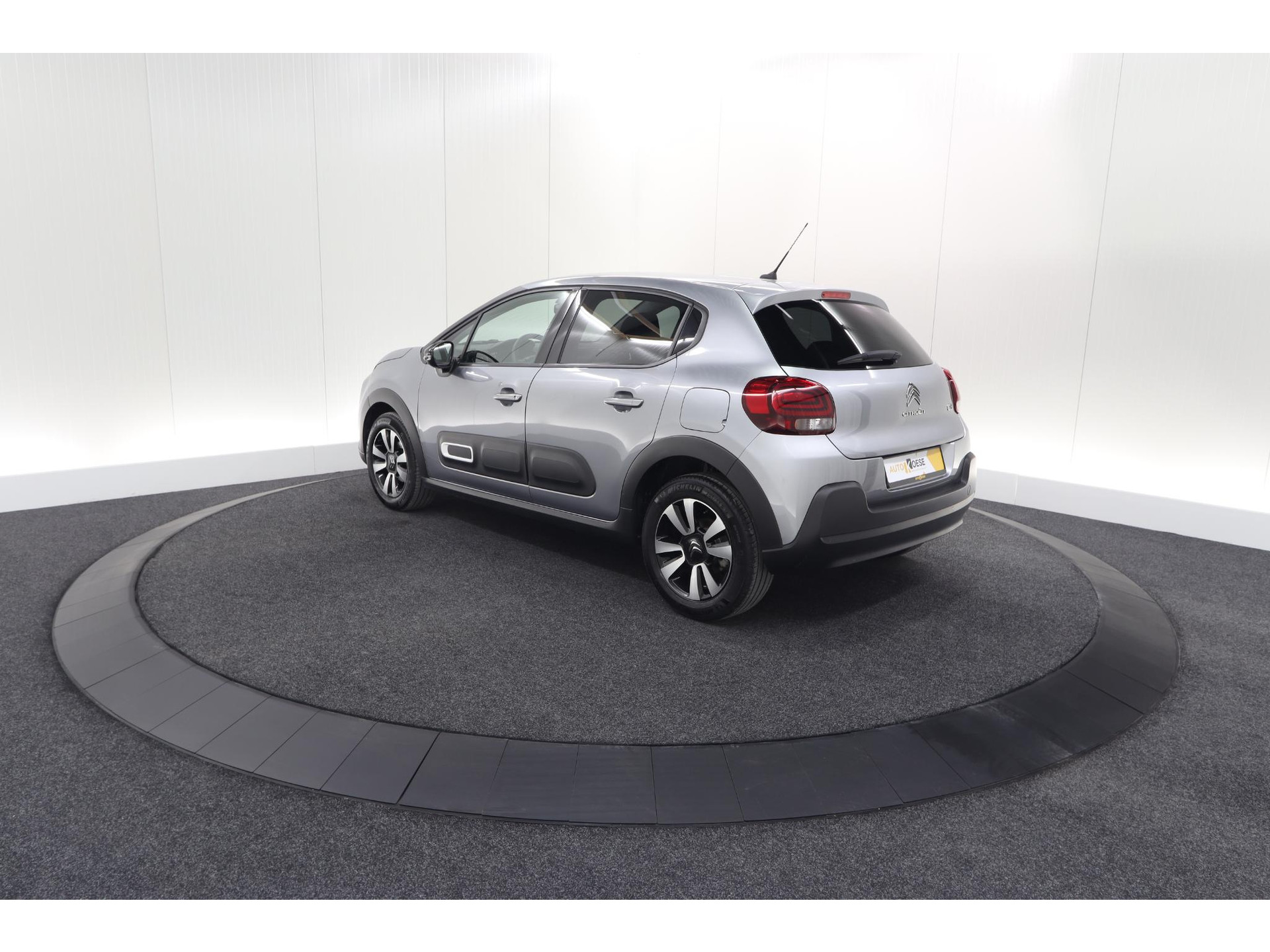 Citroen C3 PureTech 110 EAT6 Max | Parkeersensoren | Apple Carplay | 16 Inch Lichtmetalen Velgen