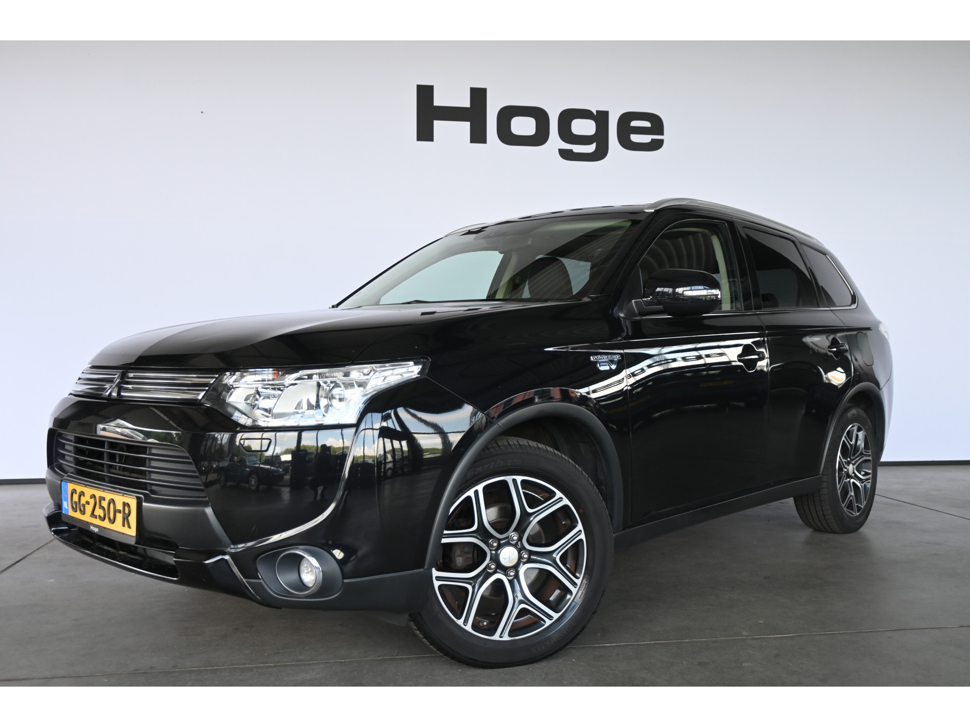 Mitsubishi Outlander 2.0 PHEV Automaat Limited Edition X-Line Navigatie Leder Trekhaak Schuifdak Rijklaarprijs! Inruil Mogelijk!