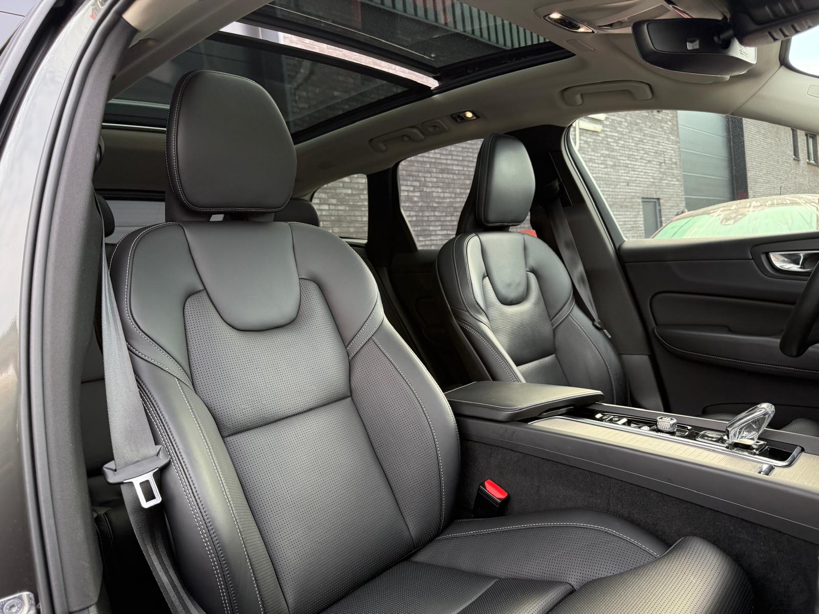 Volvo XC60 2.0 T8 Plug-in hybrid AWD Inscription Exclusive | 1E EIGENAAR | 3/6/12 MND GARANTIE | PANO | LED | ACC | DAB | CARPLAY | TREKHAAK | STOELKOELING |