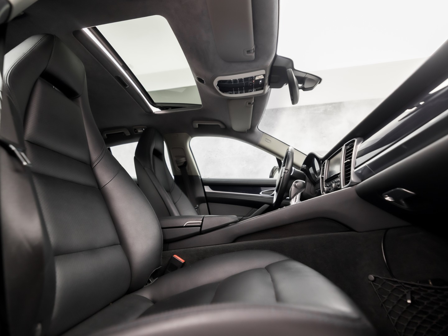 Porsche Panamera 3.6 4 Sport 299Pk Automaat (SCHUIFDAK, LUCHTVERING, NAVIGATIE, BOSE AUDIO, ELEK SPORTSTOELEN, STOELVERWARMING, ELEK SPOILER, PARKEERSENSOREN, NIEUWSTAAT)