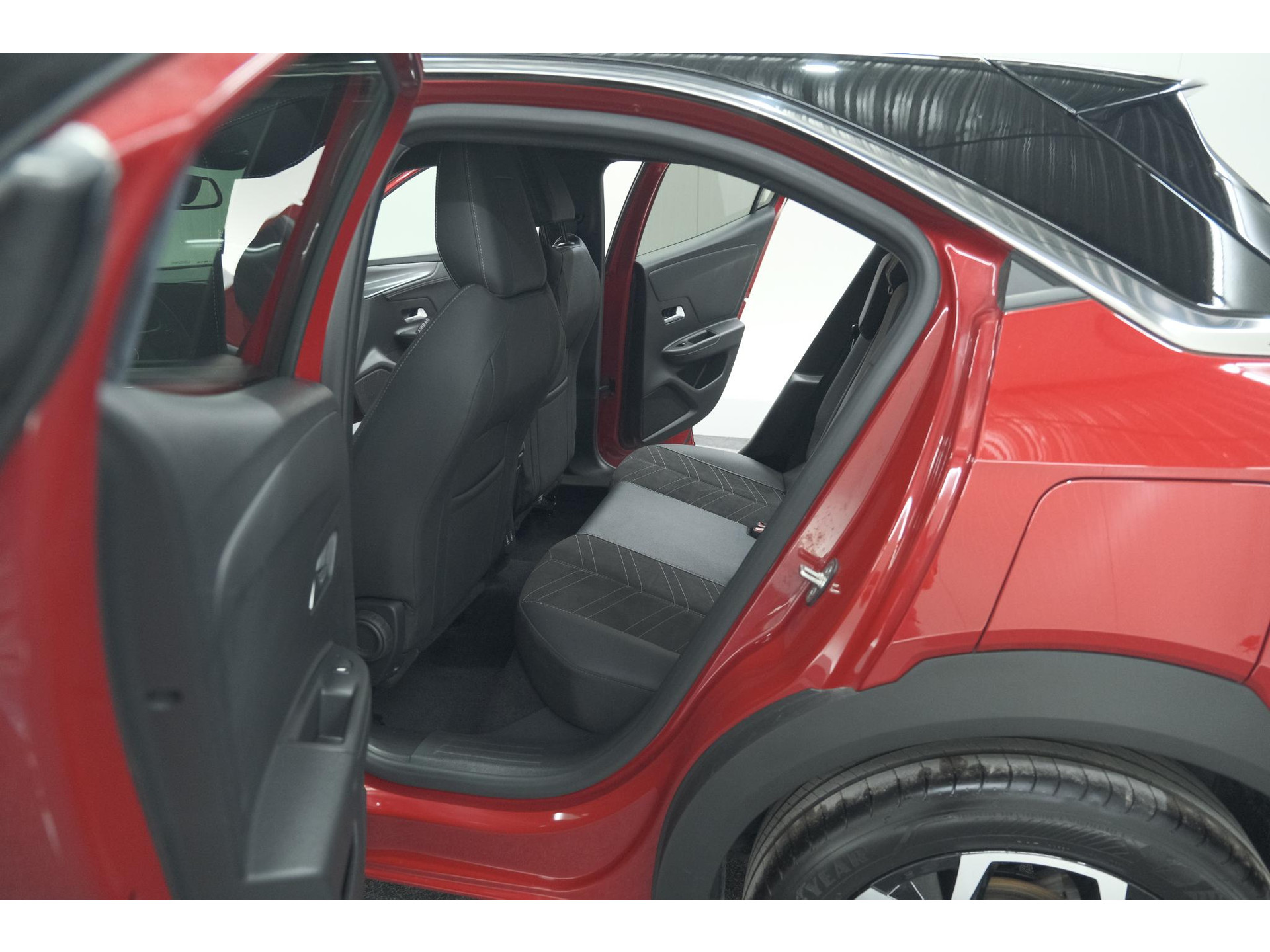 Opel Mokka 130 Turbo EAT8 Ultimate | Camera | Dodehoekdetectie | Massage | Adaptieve Cruise Control