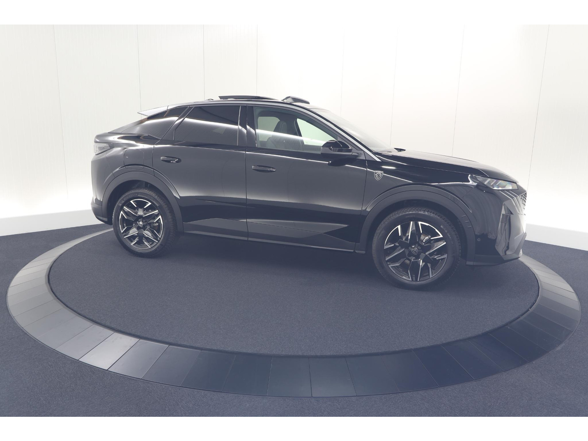 Peugeot 3008 1.2 Hybrid 136 GT | Panoramadak | 360 Camera | Stoelverwarming | Elektrische Kofferklep | Allseason Banden