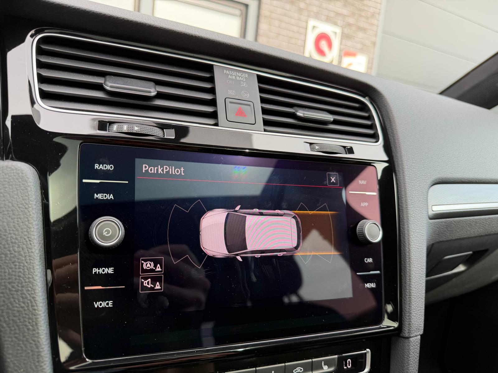 Volkswagen Golf 2.0 TSI GTI Performance | 3/6/12MND GARANTIE | PANO | LED | ACC | TREKHAAK | NAVI | STOELVERW. |