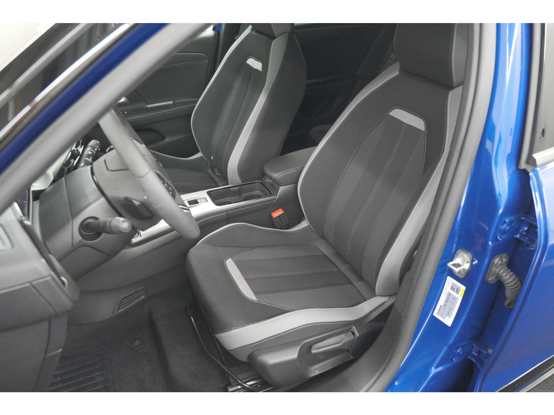 Opel Mokka 1.2 Turbo 145 Hybrid GS | Allseason Banden | Adaptieve Cruise Control | Camera | Dodehoekdetectie | Stoelverwarming
