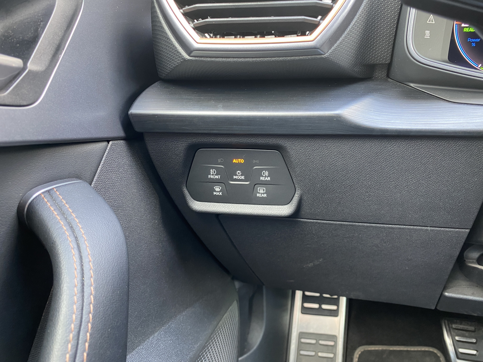 CUPRA Leon Sportstourer 1.4 e-Hybrid VZ Performance 245 pk | 1e eigenaar | dealer onderh. | panoramadak | elektr. a. klep | kuipstoelen