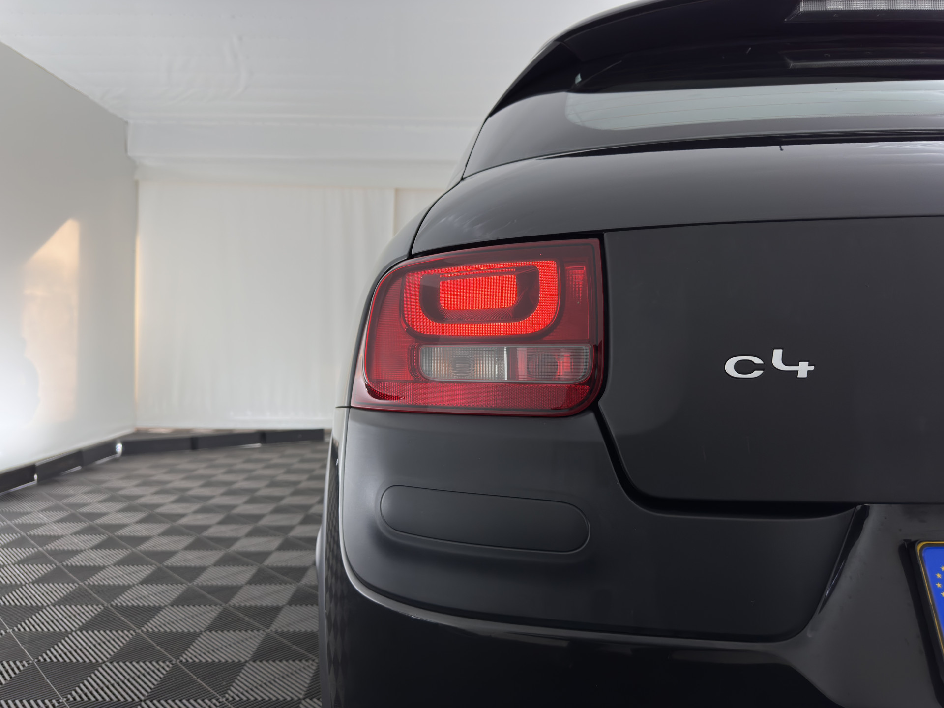 Citroën C4 Cactus 1.6 BlueHDi Feel *NAVI-FULLMAP | HEATED-COMFORTSEATS | CAMERA | ECC | PDC | CRUISE*