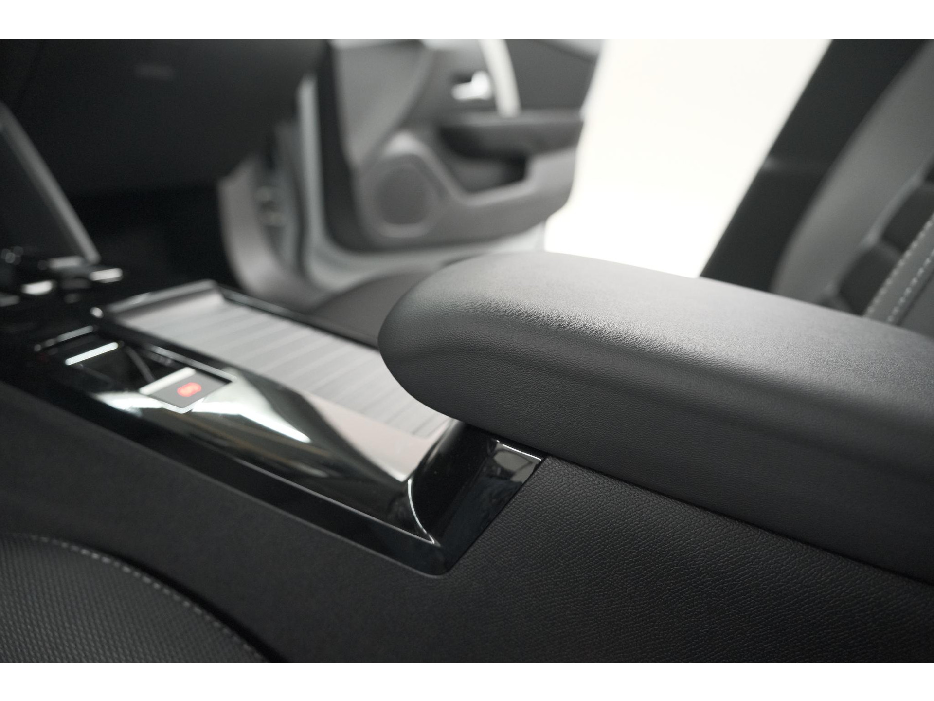 Citroen C4 Hybrid 136 e-DCS6 Plus | Camera | Apple Carplay | Navigatie | Parkeersensoren