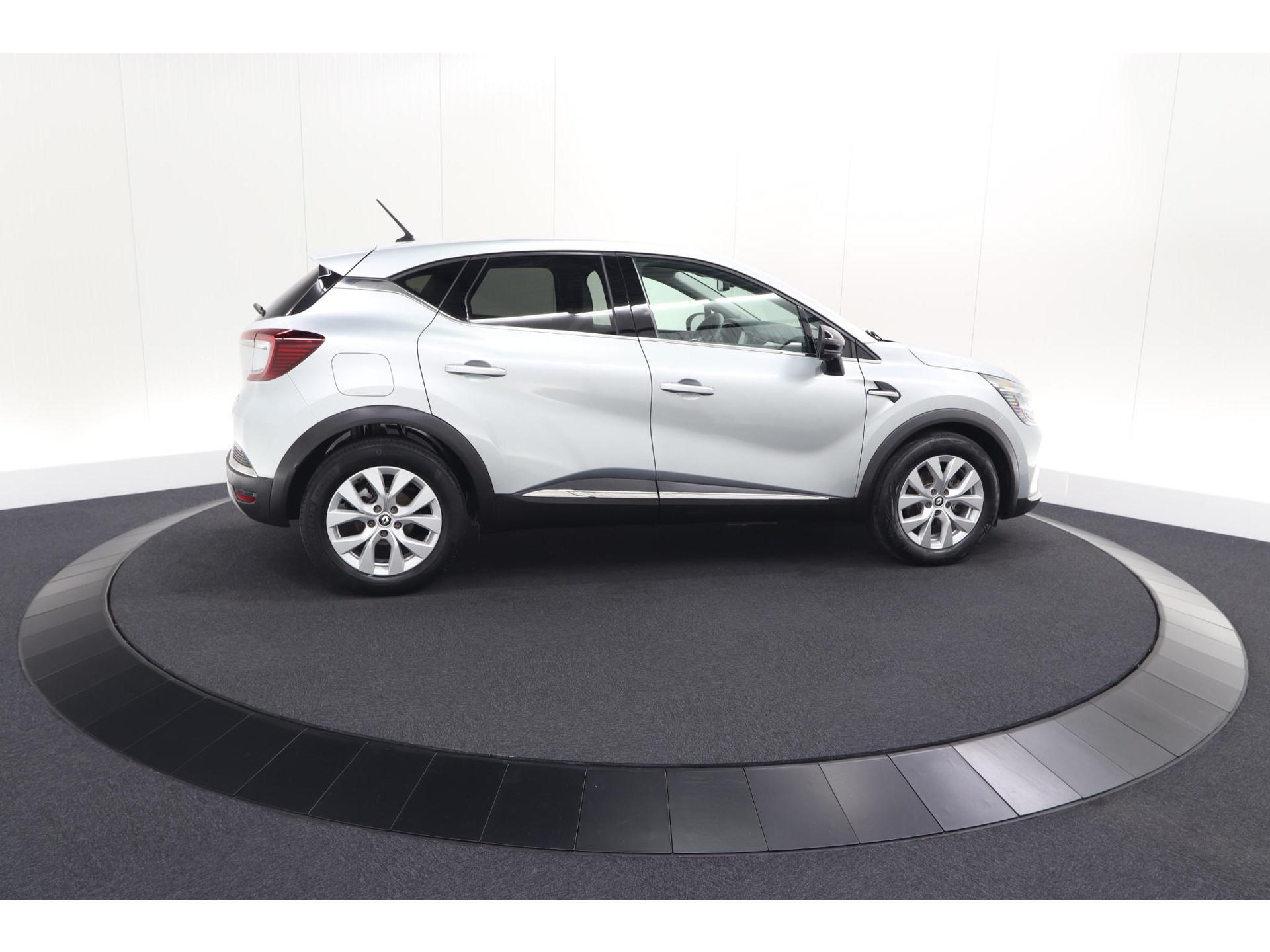 Renault Captur 1.6 E-Tech full hybrid 145 techno | Camera | Parkeersensoren | Climate control | Keyless