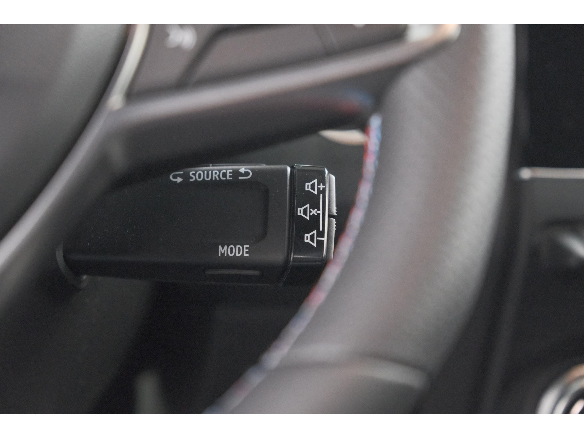 Renault Clio 1.6 E-Tech Full Hybrid 145 esprit Alpine | 360 Camera | Adaptieve Cruise Control | Dodehoekdetectie | 9.3 Inch Infotainmentscherm