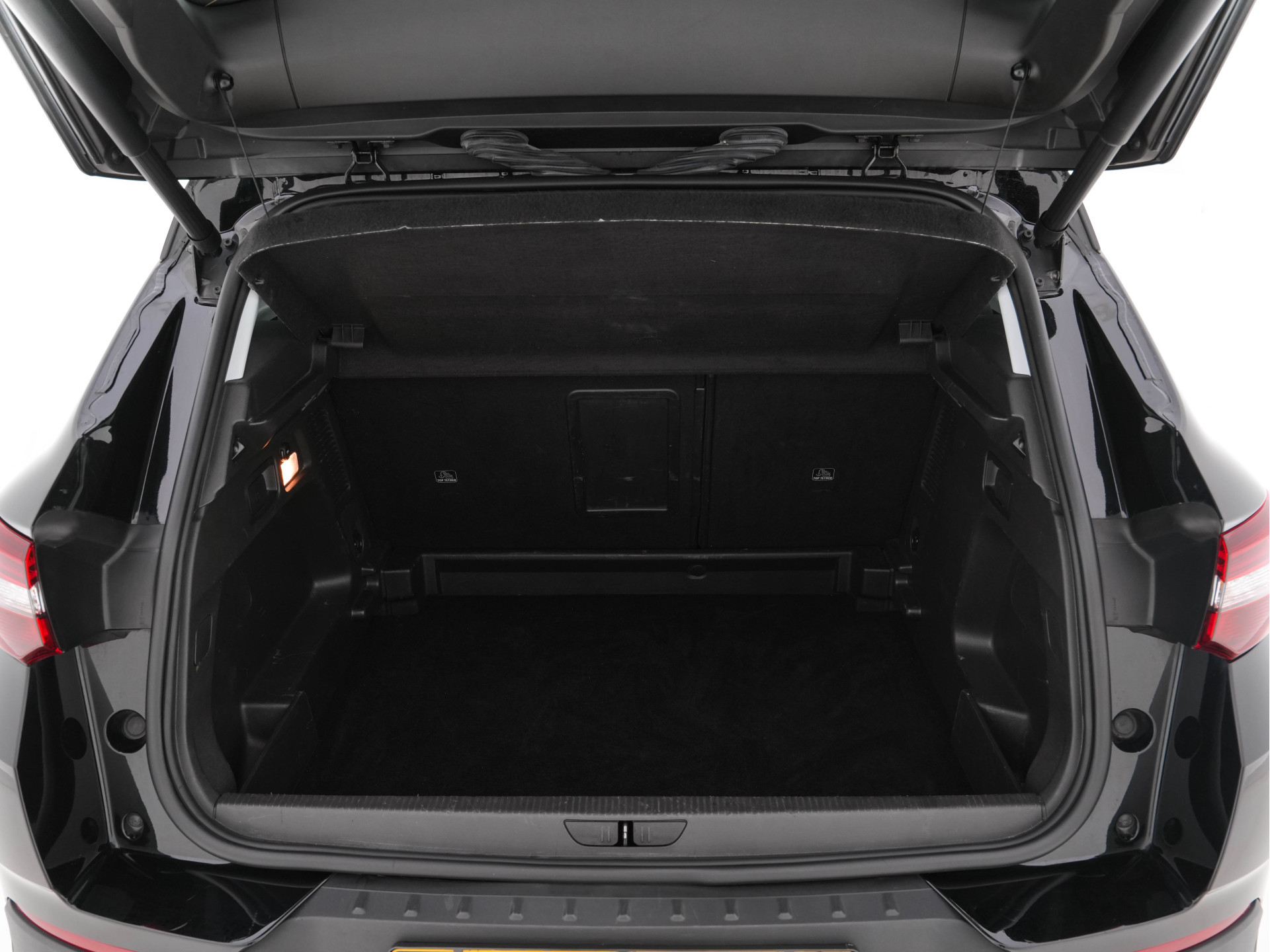 Opel Grandland X 1.2 Turbo Business Executive (INCL-BTW) Aut. *LEATHER-MICORFIBRE | FULL-LED | NAVI-FULLMAP | BLIND-SPOT | KEYLESS | CAMERA | SPORT-SEATS | DAB+ | LANE-ASSIST | PRIVACY-GLASS | TOWBAR | 17''ALU*