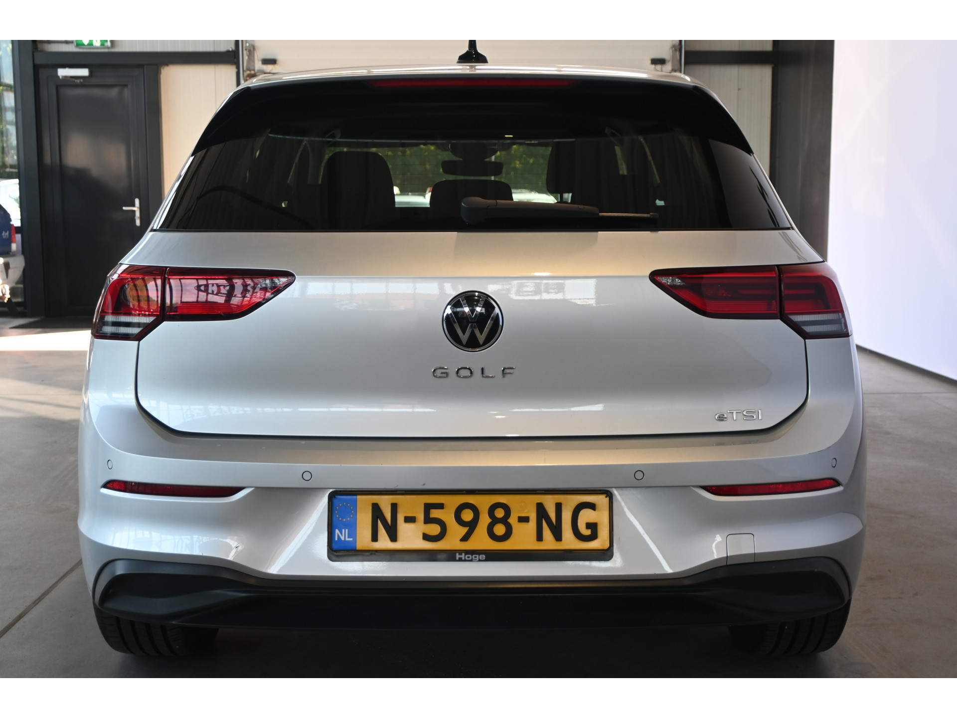 Volkswagen Golf 1.5 eTSI R-Line Automaat Clima Carplay Cruise Control Rijklaarprijs Inruil Mogelijk!