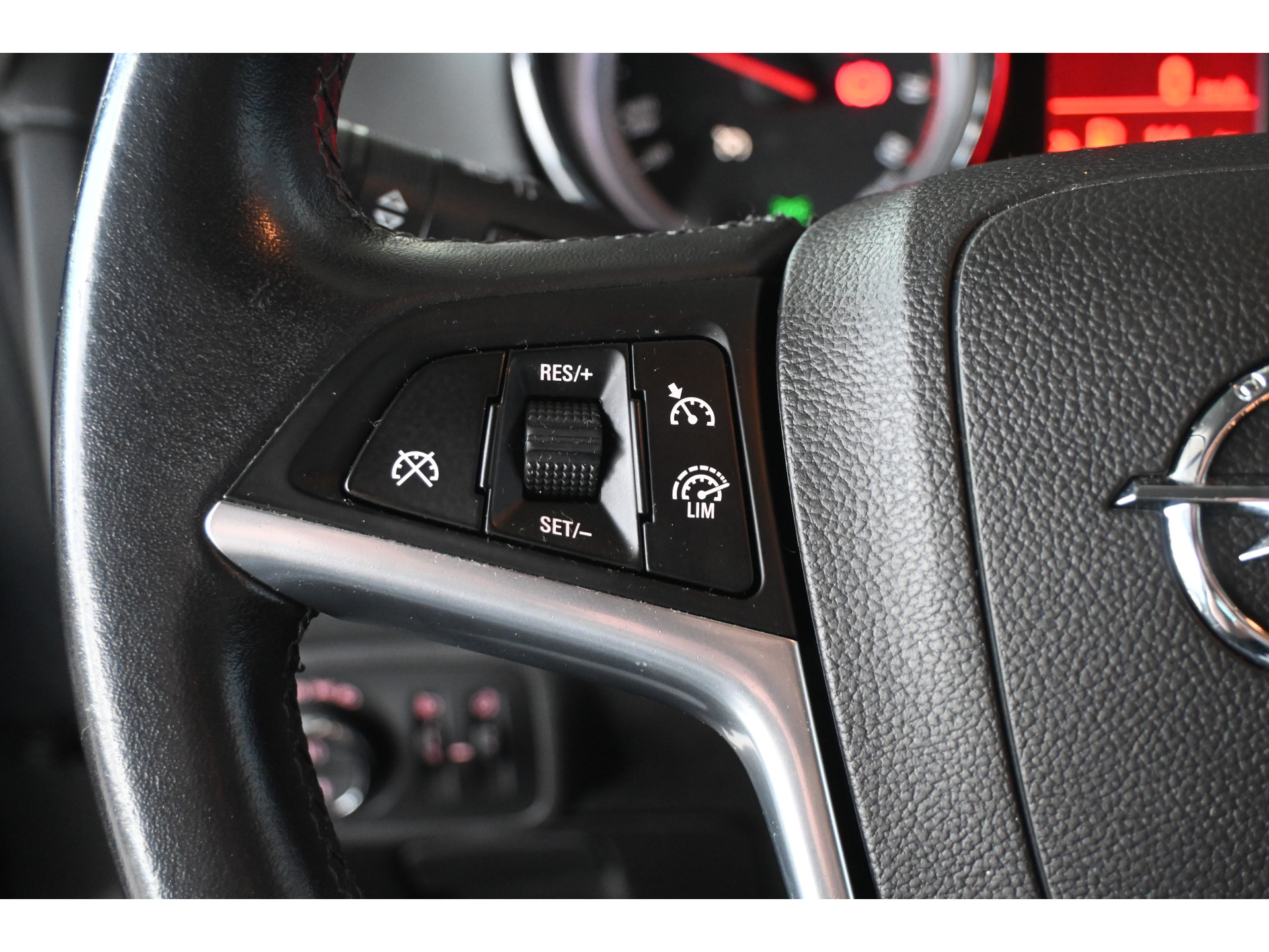 Opel Zafira Tourer 1.4 Edition 7p Clima Cruise control Navigatie PDC Goed Onderhouden! Inruil Mogelijk!