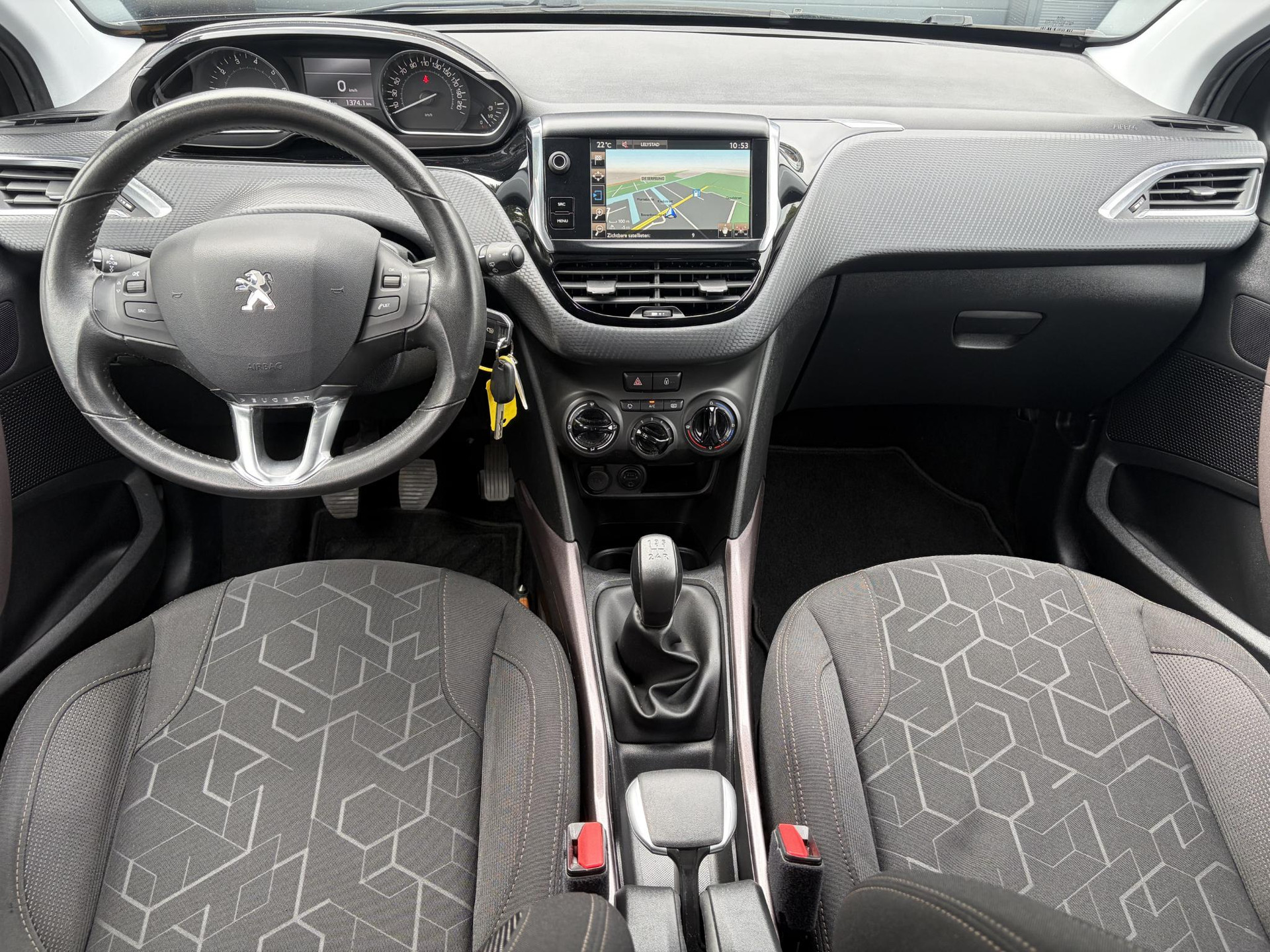 Peugeot 2008 1.2 PureTech Blue Lion 2e Eigenaar,Navi,Trekhaak,Airco,Cruise,Pdc,N.A.P,Weinig km,Zeer Zuinig,Apk tot 03-2027