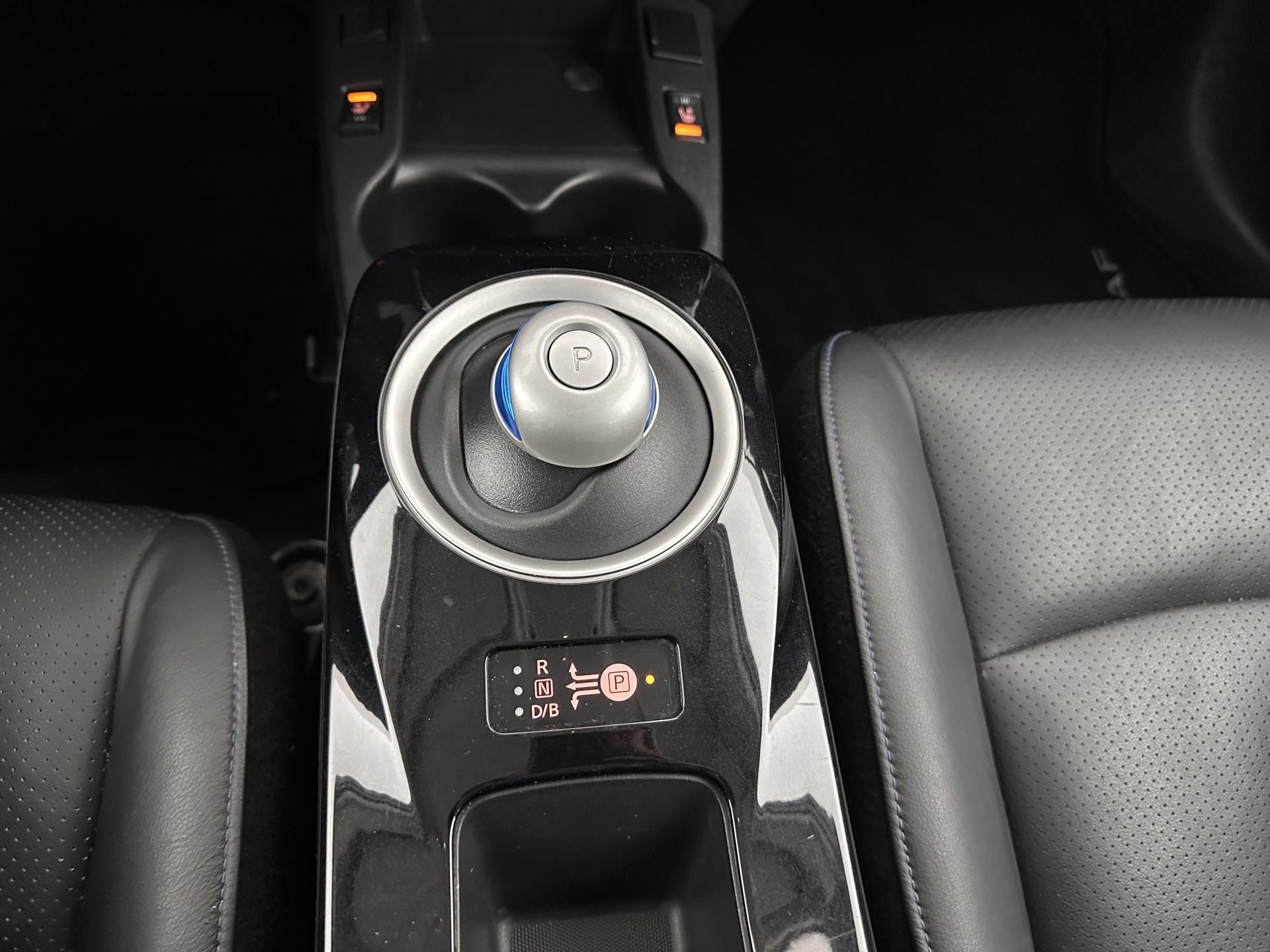 Nissan LEAF Business Edition 30 kWh Aut. *LEATHER | FULL-LED | BOSE-SURROUND | TOPVIEW | KEYLESS | NAVI-FULLMAP | ECC | HEATED-COMFORTSEATS | PRIVACYGLASS | DIGI-COCKPIT | DAB | 17"ALU*