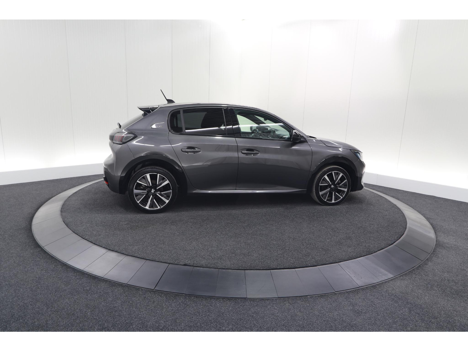 Peugeot 208 PureTech 100 GT | Camera | Adaptieve Cruise Control | Navigatie | Apple Carplay