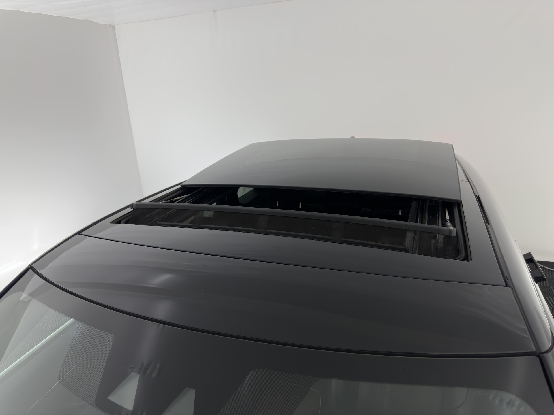 Land Rover Range Rover Evoque 2.0 D150 R-Dynamic *PANO | LEATHER | FULL-LED | NAVI-FULLMAP | CAMERA | KEYLESS | ECC | TOPVIEW | CARPLAY | HEATED-COMFORTSEATS | PDC | CRUISE | PRIVACY-GLASS | 20''ALU*