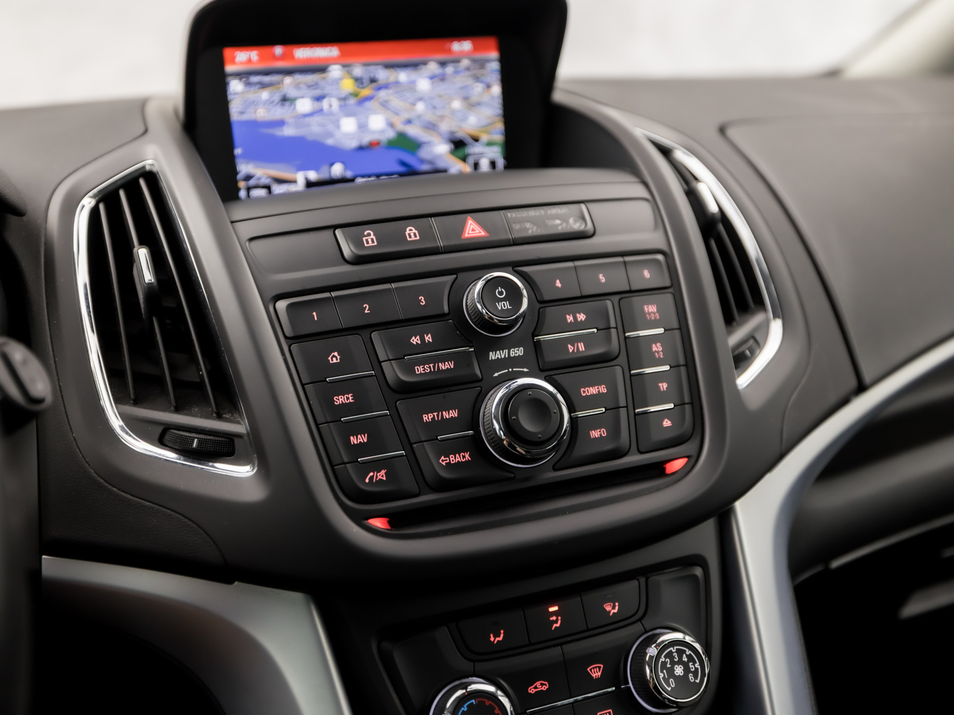 Opel Zafira Tourer 1.4 Sport 7 Persoons (NAVIGATIE, CRUISE, GETINT GLAS, SPORTSTOELEN, LM VELGEN, TREKHAAK, NIEUWSTAAT)