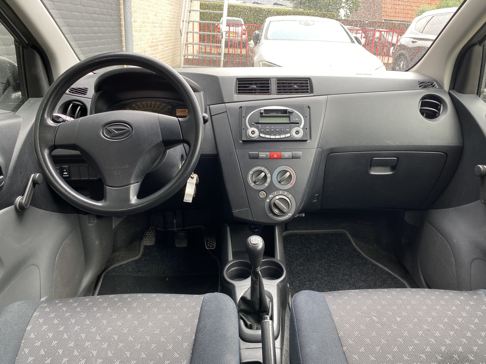 Daihatsu Cuore 1.0 Trend | airco | stuurbekrachtiging | airbags | radio cd speler | lichtmetalen velgen