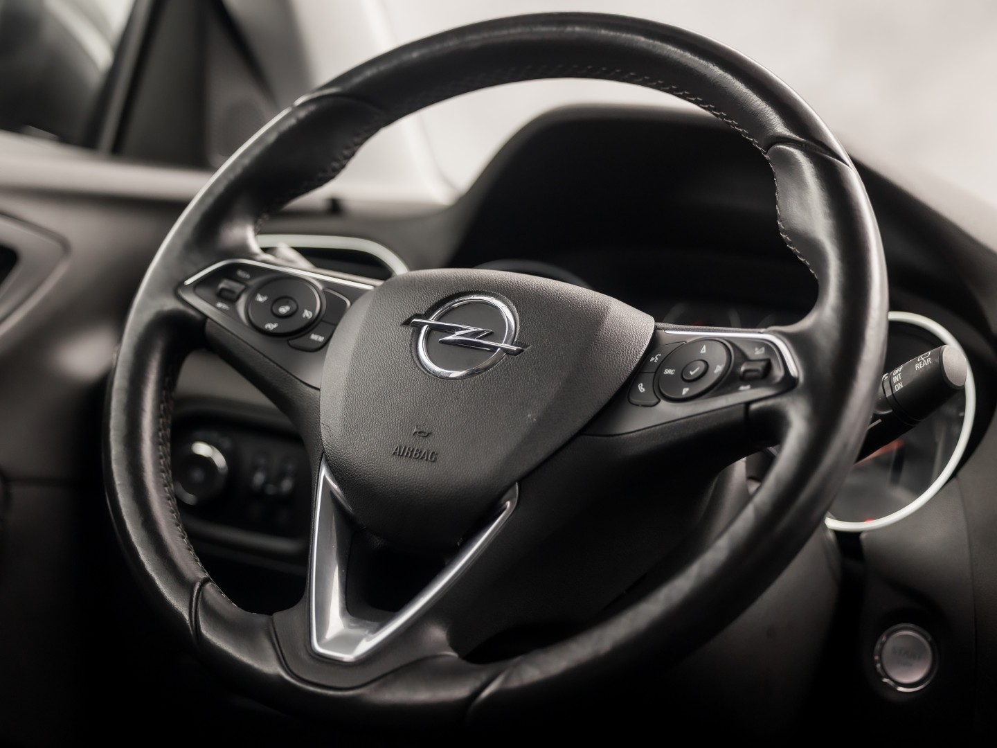 Opel Grandland X 1.2 Turbo Deluxe (MEMORY SEAT, LEDER, STOELKOELING/VERWARMING, APPLE CARPLAY, STOELVERWARMING ACHTER, GETINT GLAS, KEYLESS, TREKHAAK, ELEK ACHTERKLEP, NIEUWSTAAT)