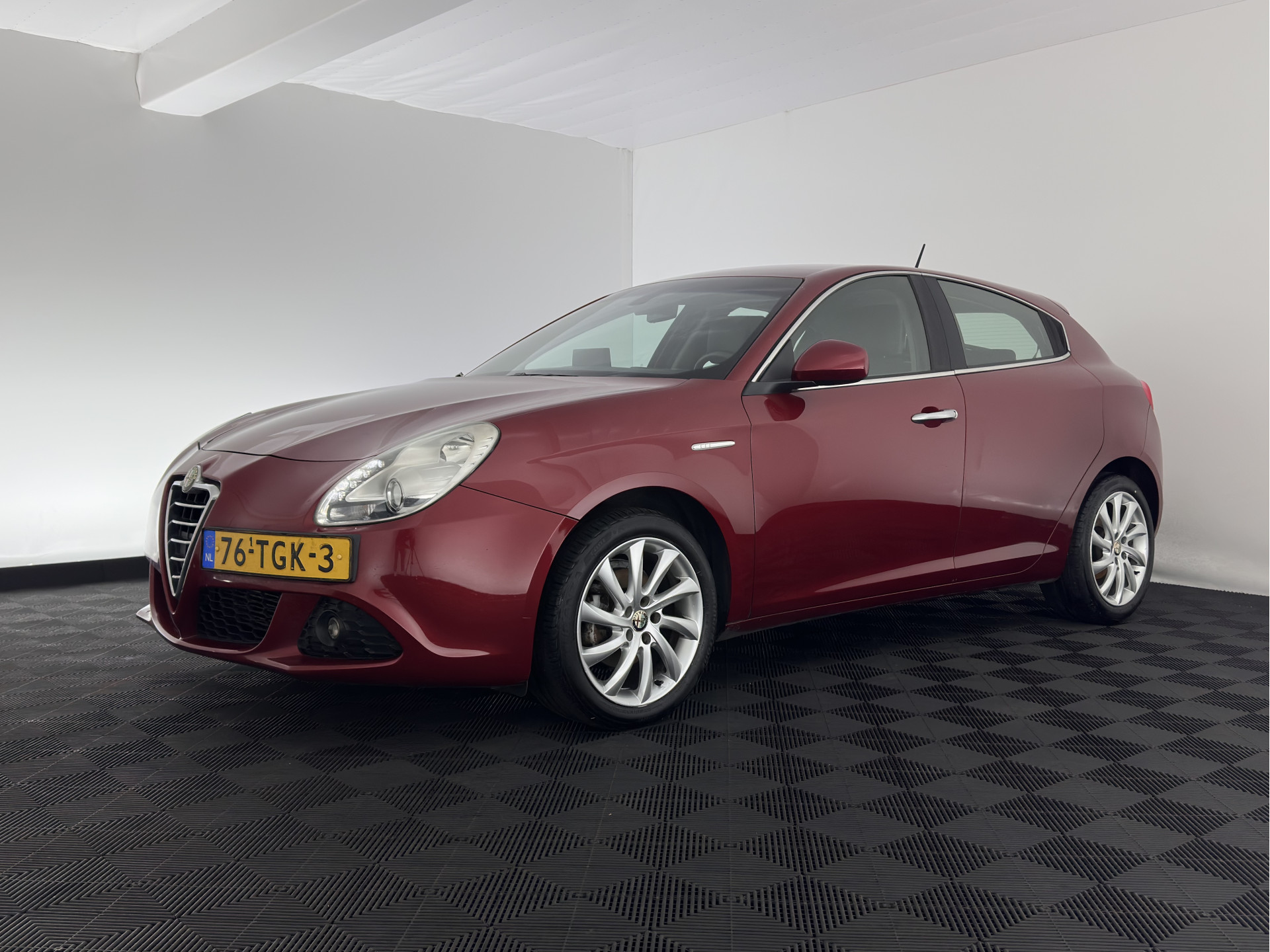 Alfa Romeo Giulietta 1.6 JTDm Distinctive *NAVI-FULLMAP | SPORT-SEATS | ECC | PDC | CRUISE | 17''ALU*