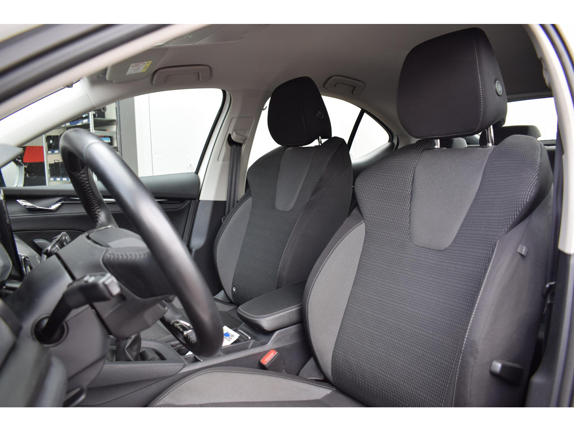 Skoda Octavia 1.0 TSI Business Edition | Apple CarPlay | Sportstoelen | Climate | Cruise