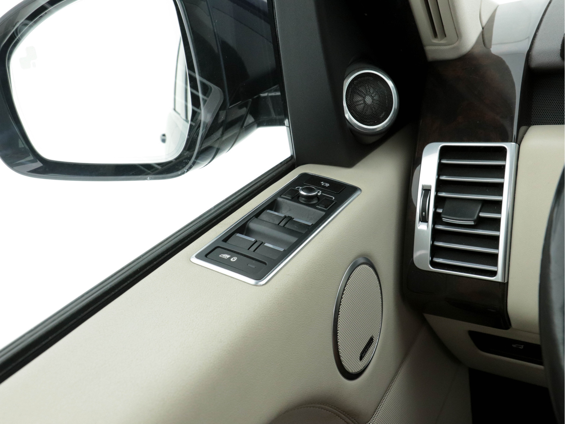 Land Rover Range Rover 3.0 TDV6 Vogue Aut. *PANO | LEATHER | NAVI-FULLMAP | DIGI-COCKPIT | SURROUND-VIEW | BI-XENON | MERIDIAN-AUDIO | MEMORY-PACK | AIR SUSPENSION | HEATED-COMFORTSEATS | SHIFT-PADDLES | 20"ALU*