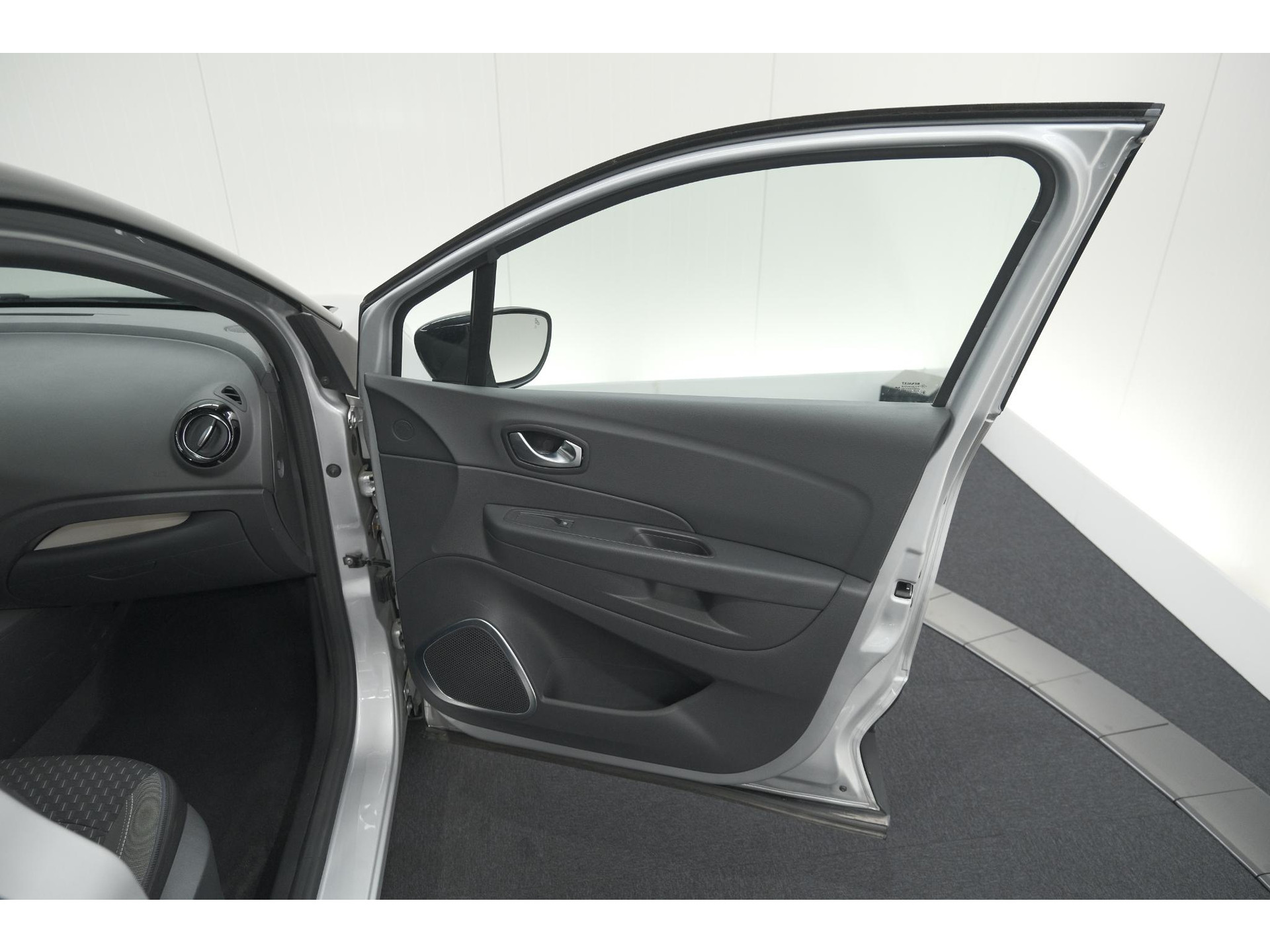 Renault Captur TCe 90 Intens | Camera | Dodehoekdetectie | Navigatie | Parkeersensoren